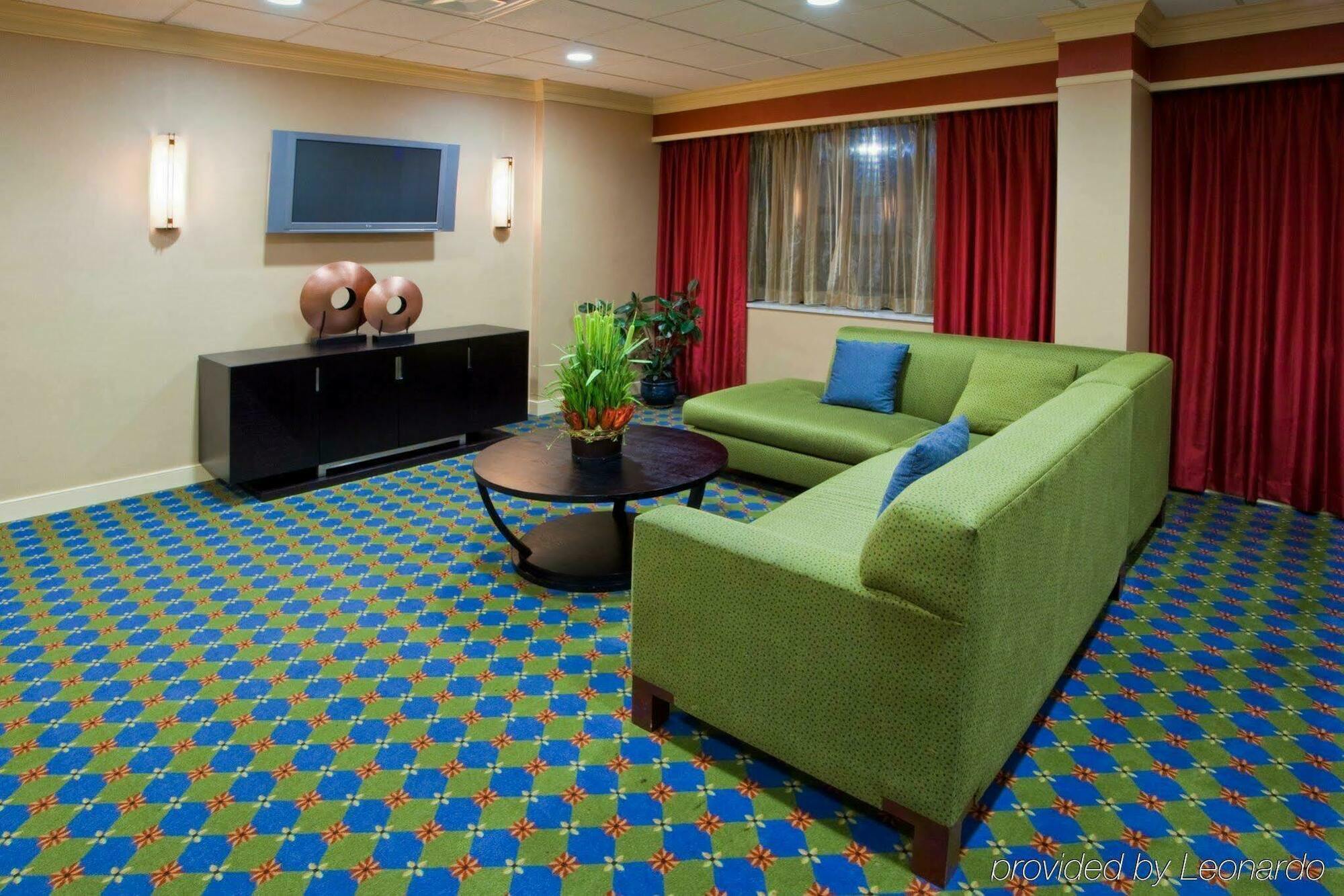 Holiday Inn Express Washington Dc Sw - Springfield By Ihg Extérieur photo